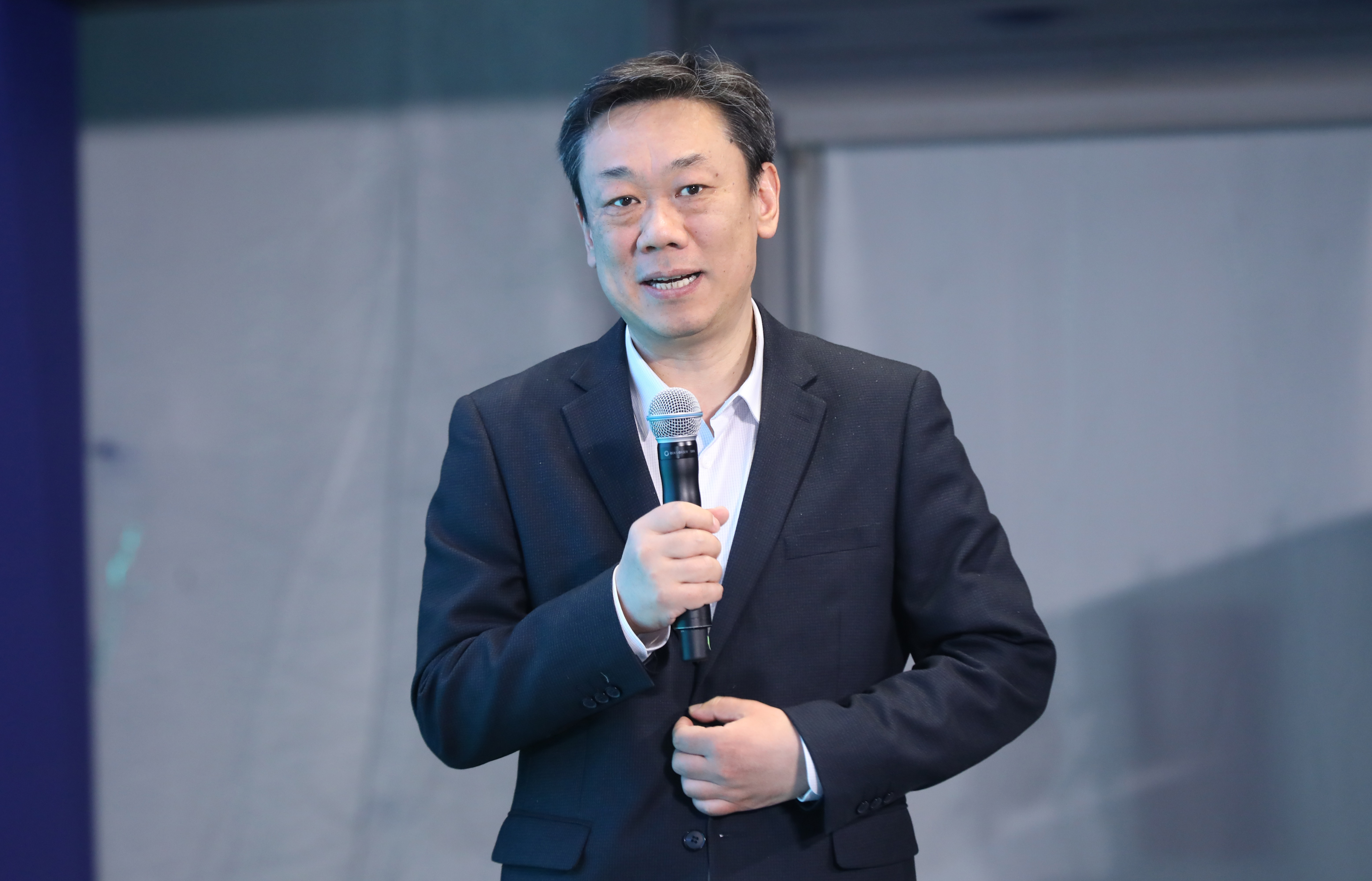 20230429-第十七届全国环境博士生学术会议暨第711期0033990威尼斯博士生学术论坛成功举办-嘉艺-2 0033990威尼斯环境学院刘毅院长主持.JPG