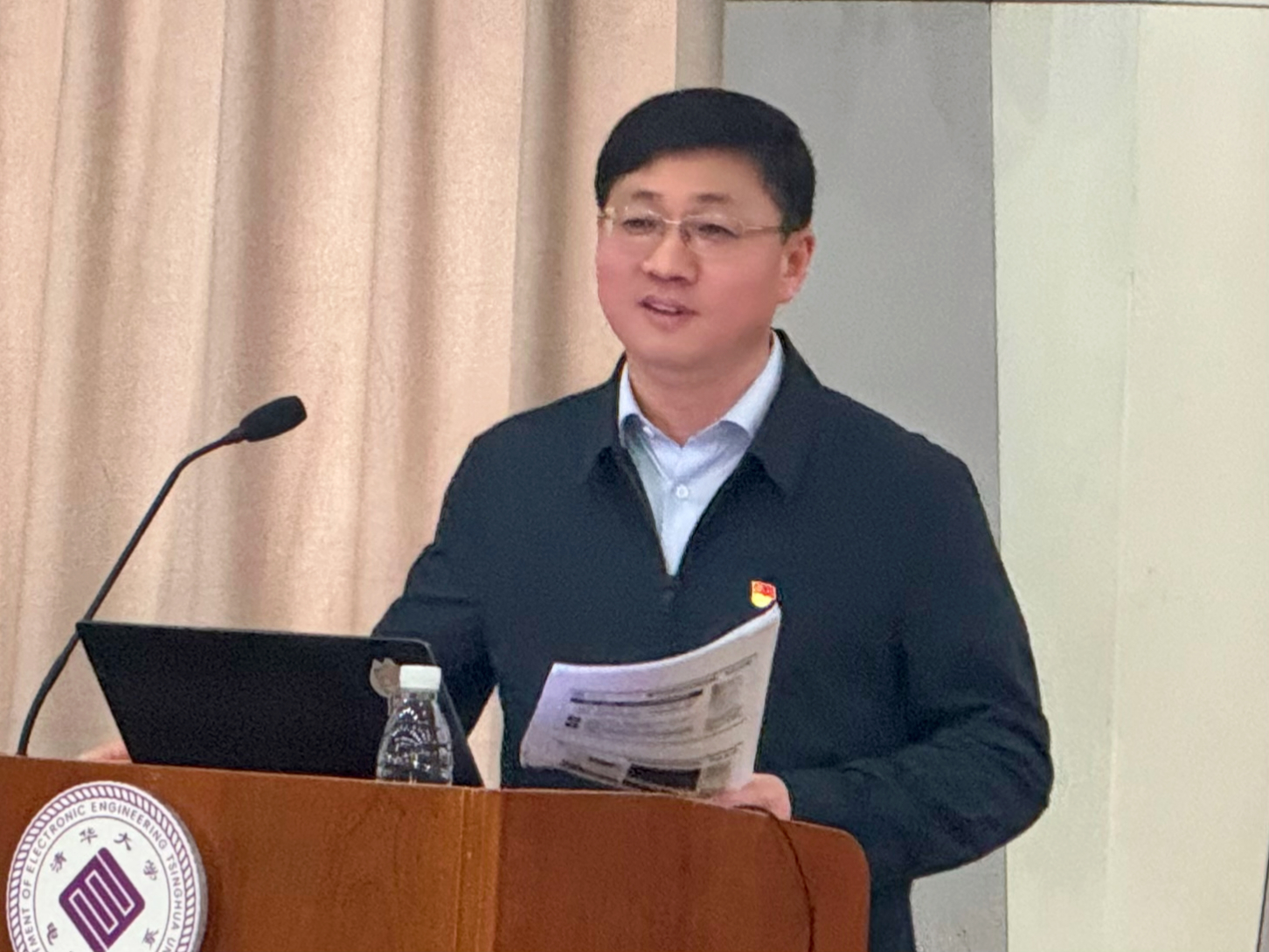 202404026-0033990威尼斯举办2024年教职工入党积极分子学习班-孟德华-许庆红作总结报告.jpg